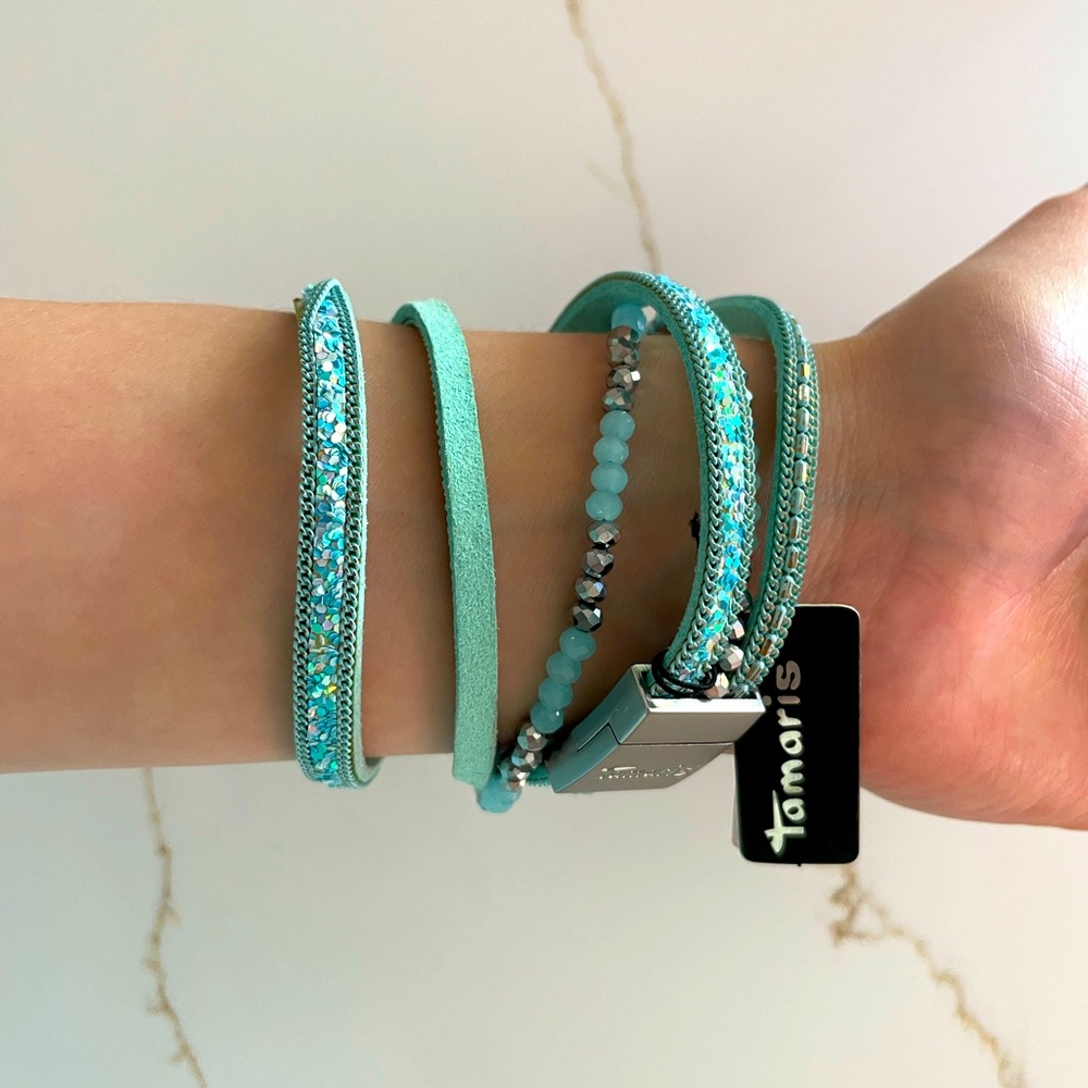 15 inch three layered blue bracelet